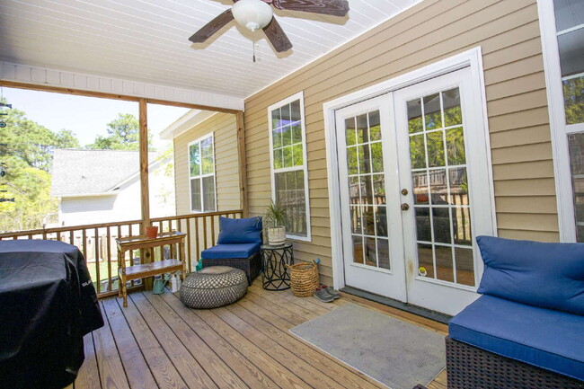 Building Photo - "Beautifully Designed, spacious 2400 Sq. F...