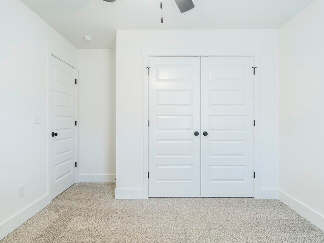 Building Photo - 1440 Emmerson St