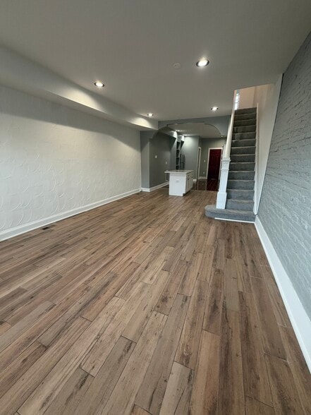 Building Photo - 710 N Luzerne Ave