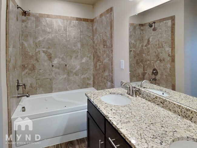 Building Photo - 1001 Clearspring Ct