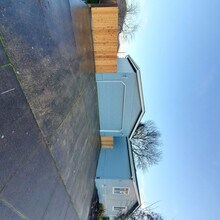 Building Photo - Pet Friendly 4 Bed / 2Bath Home w/ Garage