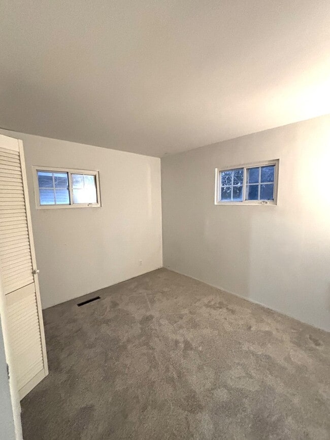 Building Photo - 200 Butte Ln