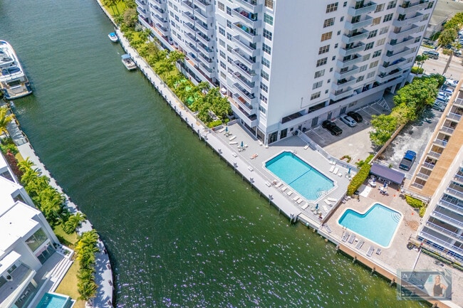 Building Photo - 137 Golden Isles Dr