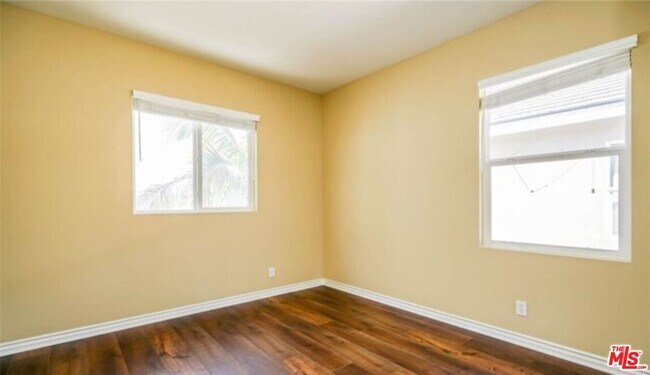 Building Photo - 1241 Ivy Terrace