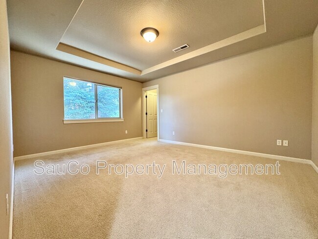 Building Photo - 7182 NE Rockridge Pl