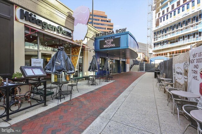 Building Photo - 6403 Tone Dr