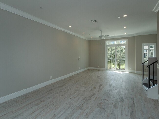 Building Photo - Chic Big City Inspired Brownstone