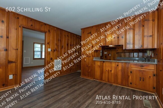 Building Photo - 602 Schilling St