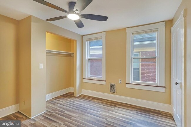 Building Photo - 113 Grand Ave