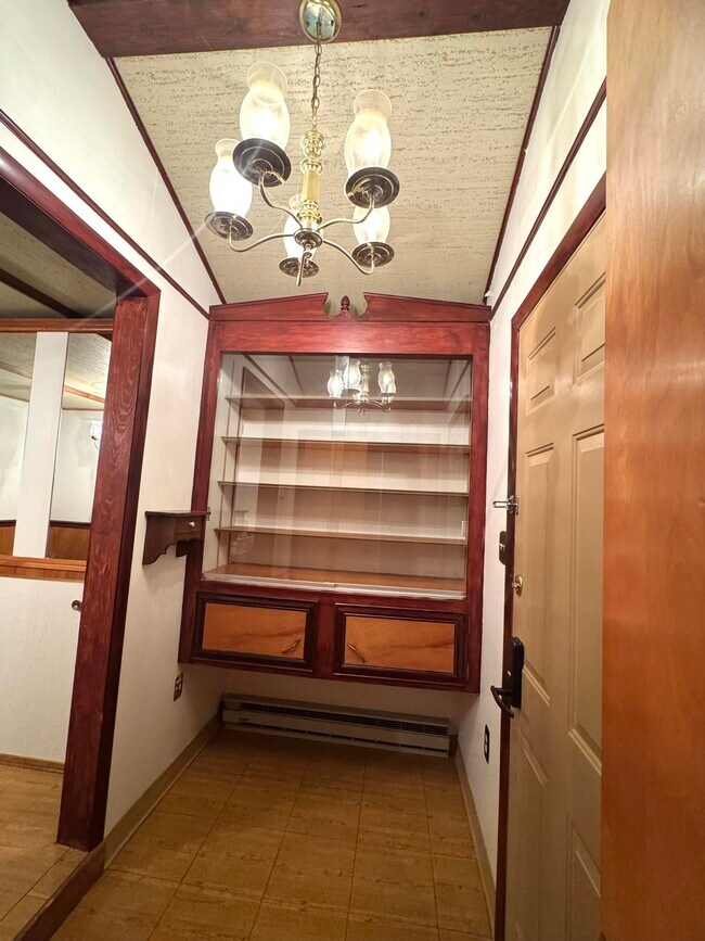 Building Photo - 15 W Worley Ave