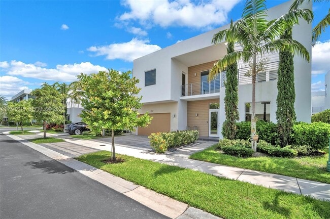 Building Photo - 7457 NW 101 Ave