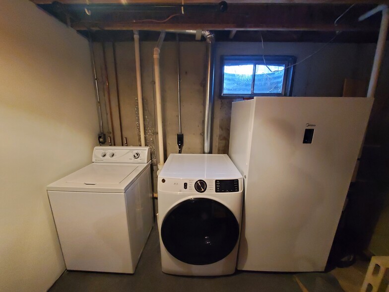 Basement Laundry Area - 822 Banker Rd