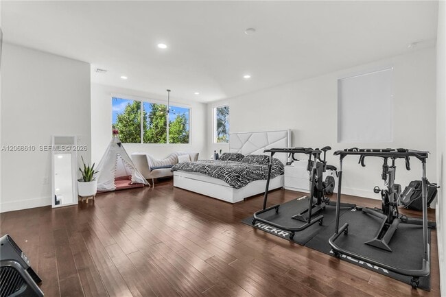 Building Photo - 9730 NW 74th Terrace