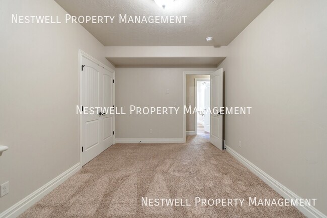 Building Photo - 10252 Eden Crest Rd