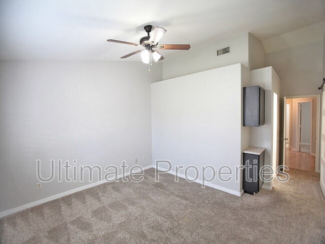 Building Photo - 7439 W Via Del Sol Dr