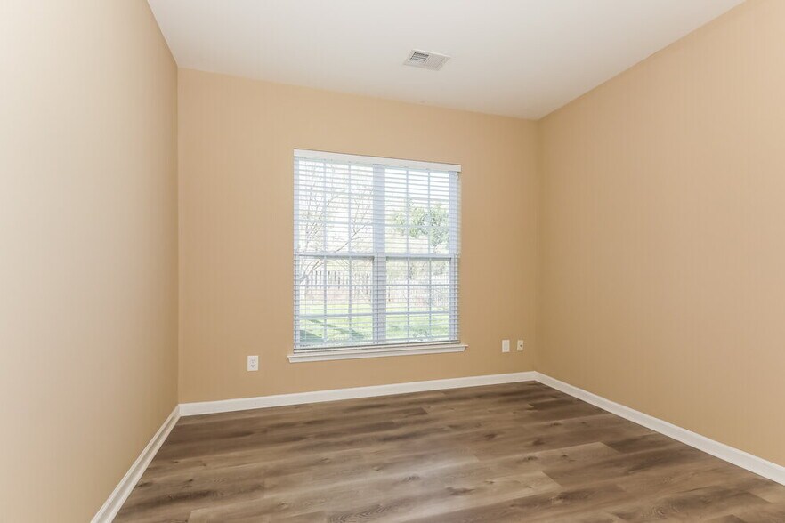 Building Photo - 3919 Cassidy Dr