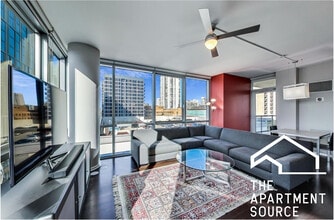 Building Photo - 123 S Green St