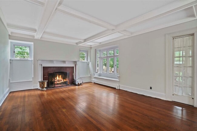 Building Photo - 134 Pelhamdale Ave