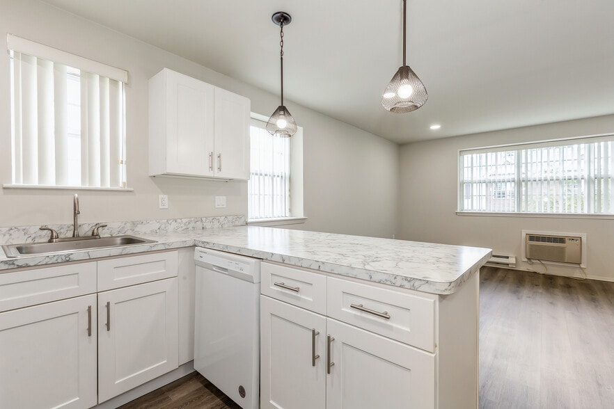 Building Photo - Zen Long Island at Bay Shore 55+ Community