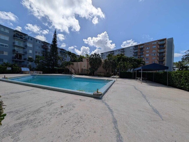 Building Photo - 1470 NE 125th Terrace