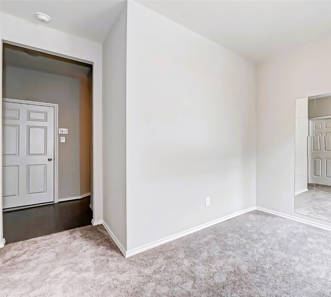 Building Photo - 3115 Roseland Terrace Ln