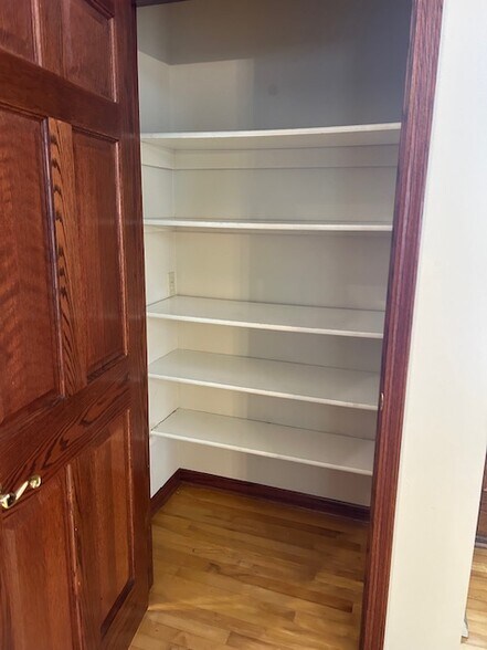 Kitchen Pantry - 19155 Hi View Dr