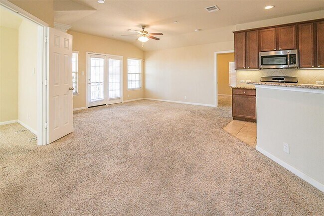 Building Photo - 3101 Davis Ln