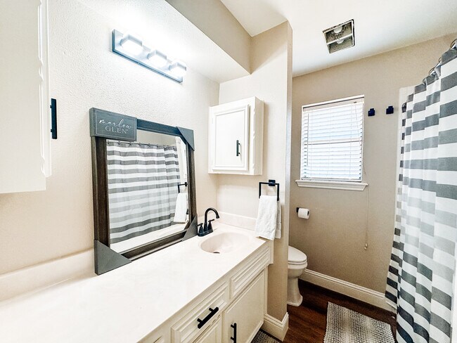 Building Photo - 5712 73rd St