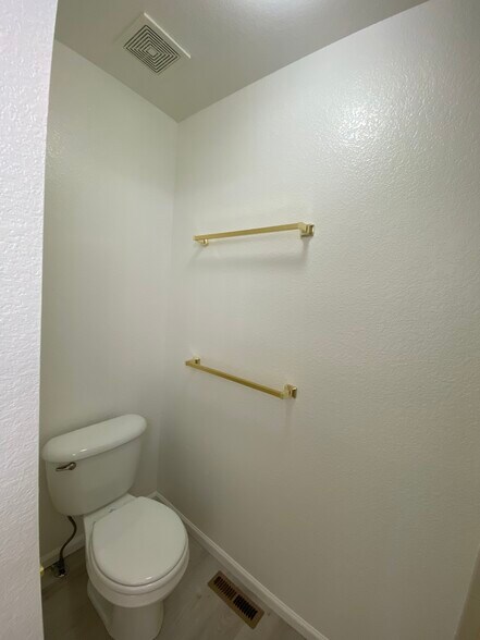Building Photo - 6205 Secrest St