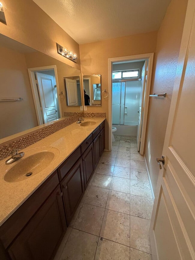 Building Photo - 3436 E Casa Mader Dr