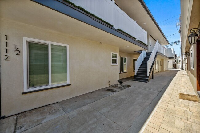 Building Photo - 1114 W Balboa Blvd