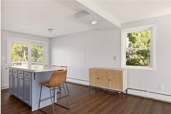 Building Photo - 102 Easton Ave