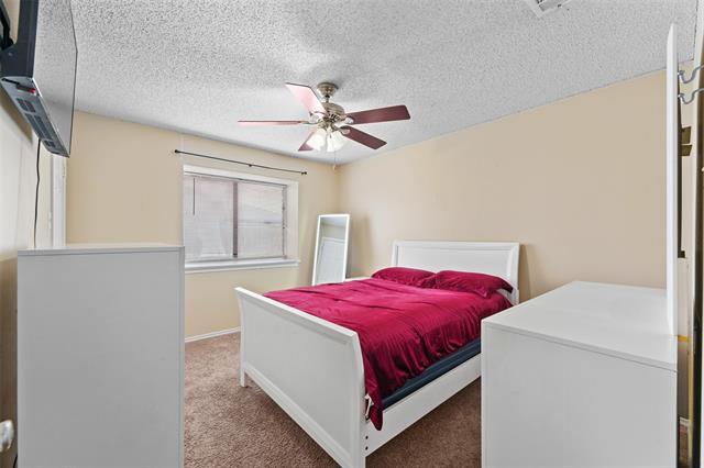 Building Photo - 708 Azalea Dr