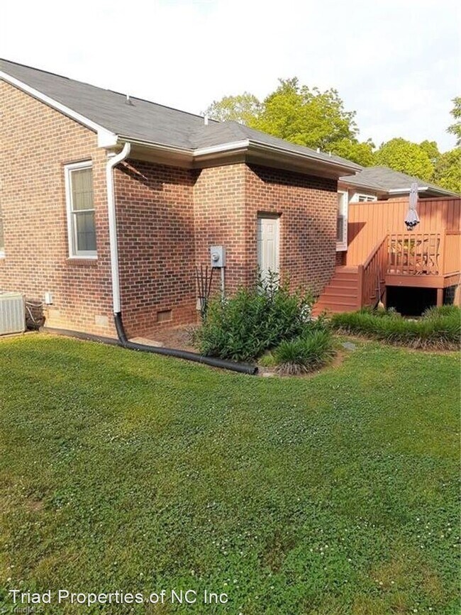 Building Photo - 2 br, 2 bath House - 1745 #B Malone Rd - K...