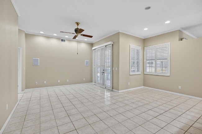 Building Photo - PINE LAKES POOL HOME
