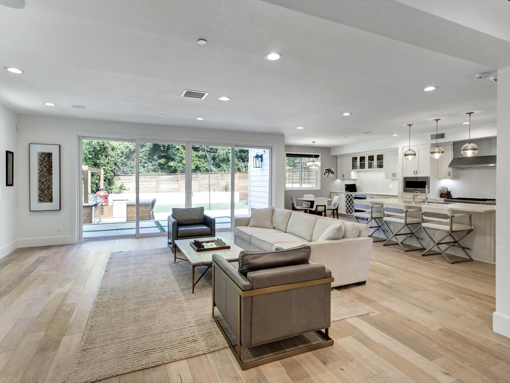 Building Photo - 10593 Kinnard Ave