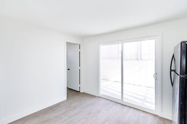 Building Photo - 2 Story ASU house with Pool in the best neighborhood for students