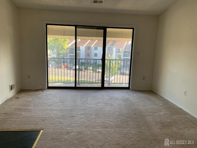 Building Photo - 17 Voscek Ct