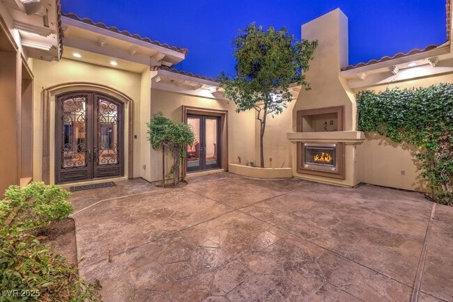 Building Photo - 2780 El Camino Rd