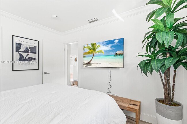 Building Photo - 2207 NE 16th Ave