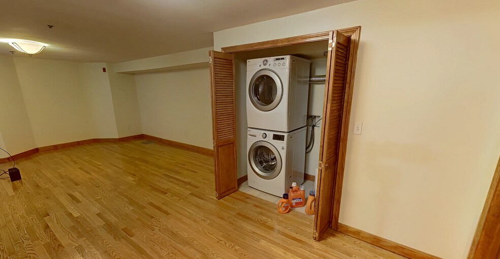 Building Photo - 112 Allston St