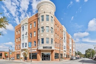 Building Photo - 145 S Main St