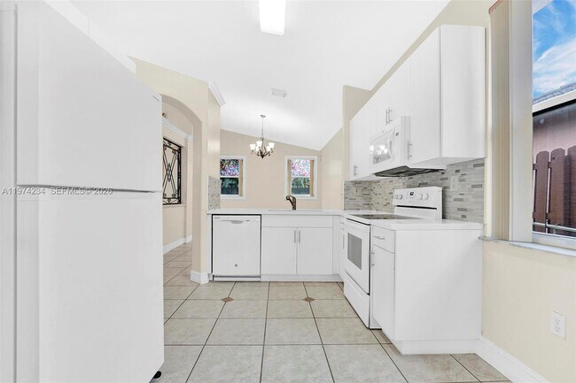 Building Photo - 9437 SW 183rd Terrace