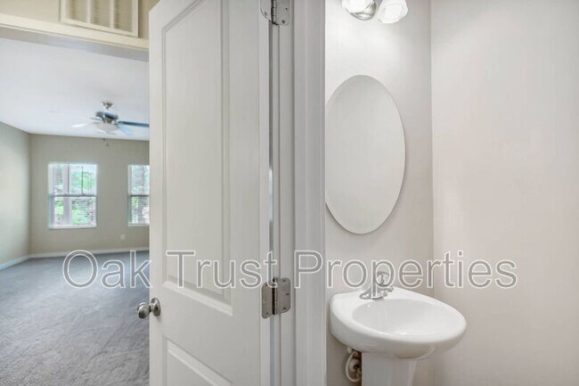 Building Photo - 75 Branch Creek Trail