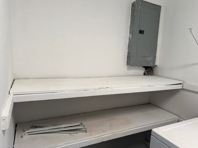 Building Photo - 4717 Carver St