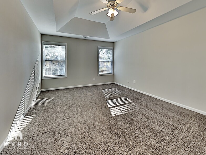 Building Photo - 525 Vickers Ln