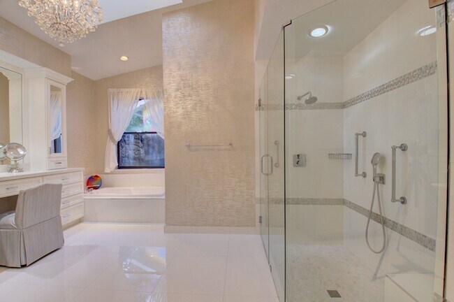 Building Photo - 2106 NW 60th Cir