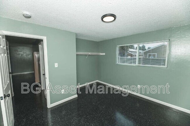 Building Photo - 1610 Sanford Ave