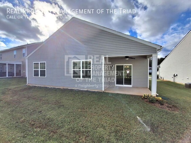 Building Photo - *Move In Special* 4 Bedroom 2 Bath in Brig...