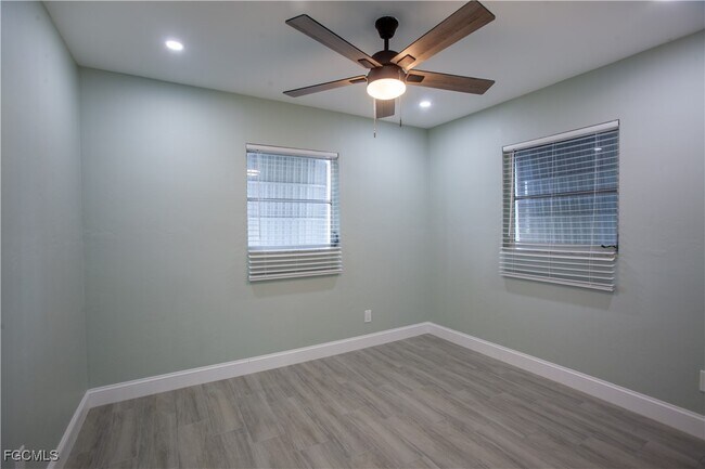 Building Photo - 348 Crestwood Ave